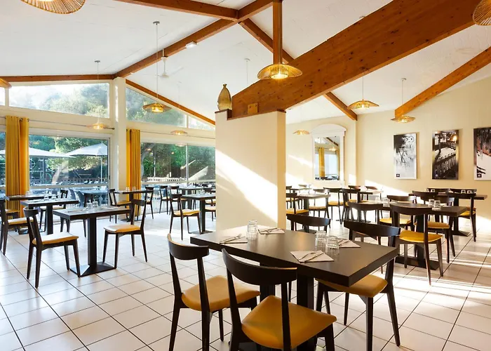 Sowell Residences Les Lauriers Roses Hotel 3*