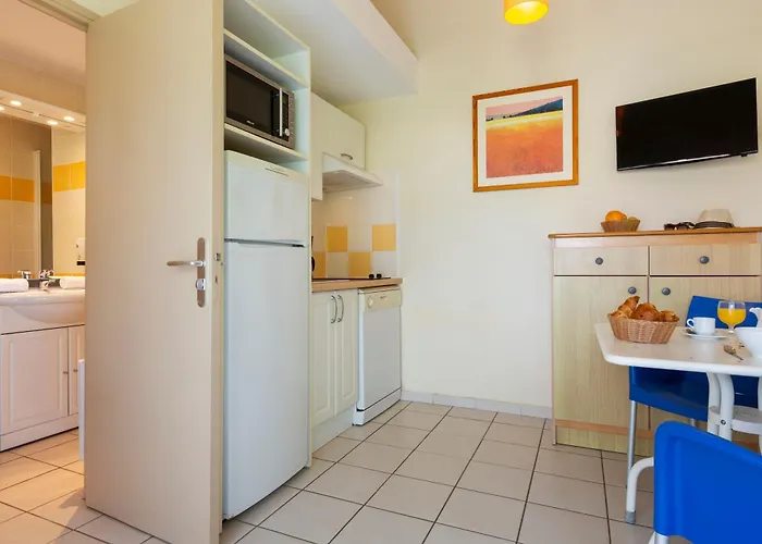 Sowell Residences Les Lauriers Roses 호텔 아그